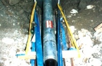 2.2.3. TERRA-Hammer TU 135 mit Rammring und Spannvorrichtung rammt 300 mm Stahlrohr, 11 m lang 2.2.3. TERRA-Hammer TU 135 mit Rammring und Spannvorrichtung rammt 300 mm Stahlrohr, 11 m lang
