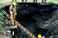 2.2.3. TERRA-Hammer TR 220 rammt 400 mm Stahlrohr, 18 m lang unter Bahngleis 2.2.3. TERRA-Hammer TR 220 rammt 400 mm Stahlrohr, 18 m lang unter Bahngleis