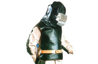 6.6. 5500 N-SO Sandstrahl-Helm aus Aluminium mit Frischlufzuführung, Helmschutz-Überzug und Sicherheits-Regelventil am Ledergürtel 6.6. 5500 N-SO Sandstrahl-Helm aus Aluminium mit Frischlufzuführung, Helmschutz-Überzug und Sicherheits-Regelventil am Ledergürtel