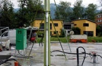 2.2.3. TERRA-Hammer TU 105 auf Lafette rammt Stahlrohre geneigt 2.2.3. TERRA-Hammer TU 105 auf Lafette rammt Stahlrohre geneigt