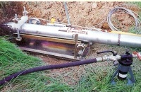 2.1.2. TERRA-Hammer TU 135 S auf Startlafette mit TERRA-Kompakt-Öler, Seilzug mit Traggurtschlaufe zur optimalen Ausrichtung und perfektem Einlauf des TERRA-Hammer´s 2.1.2. TERRA-Hammer TU 135 S auf Startlafette mit TERRA-Kompakt-Öler, Seilzug mit Traggurtschlaufe zur optimalen Ausrichtung und perfektem Einlauf des TERRA-Hammer´s